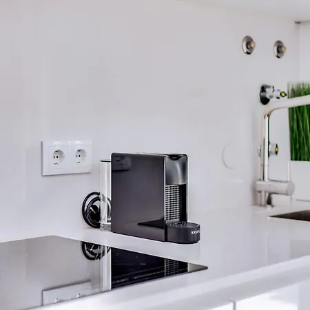 Modern 1bdr Flat With Pool In Marina By Lovelystay Lägenhet